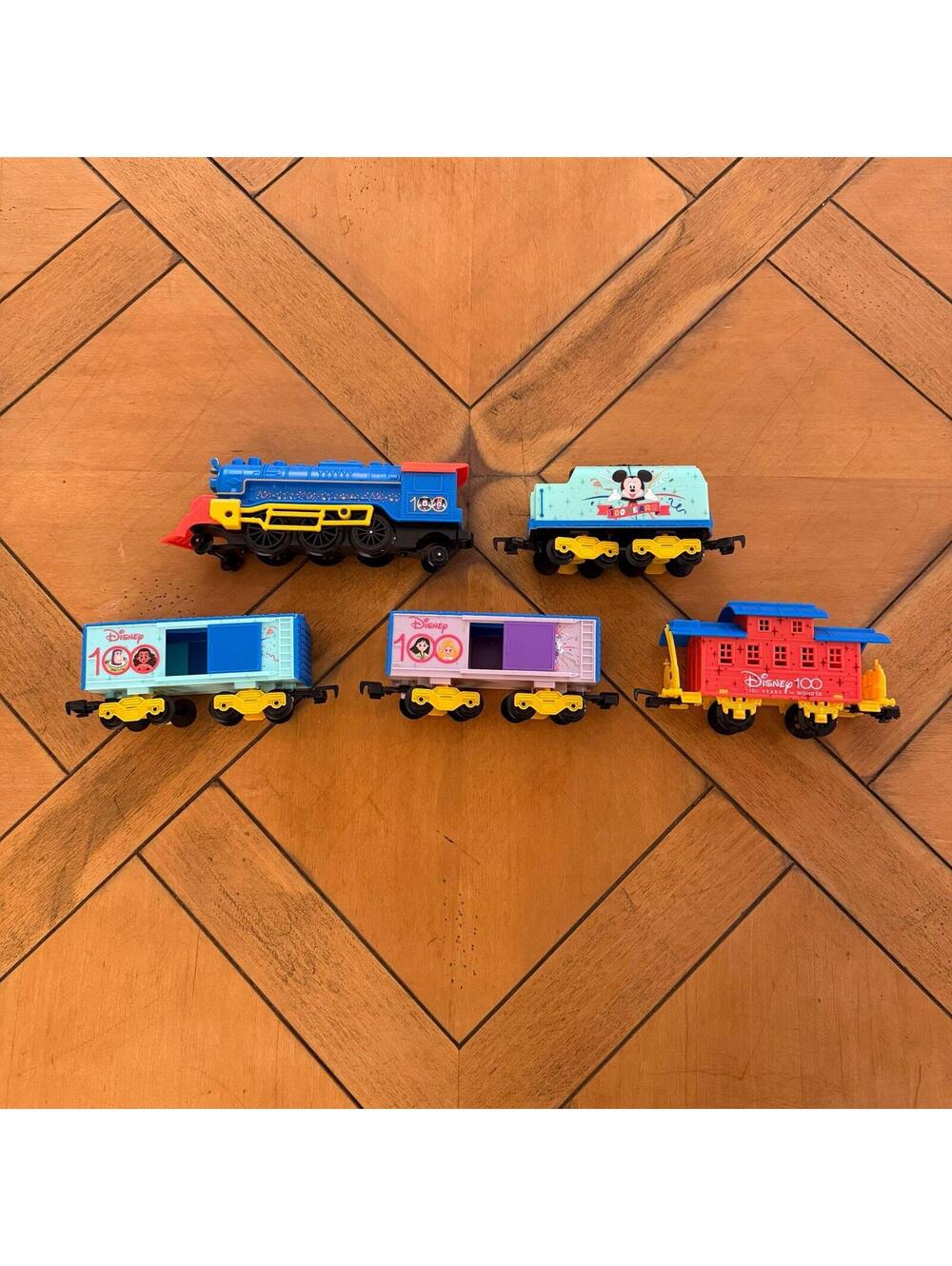 Lionel Disney 100 Years of Wonder Battery-Operated Ready-to-Play Train Set